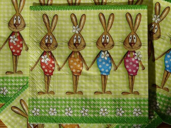 Papierserviette mit Ostermotiv